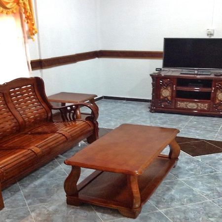 Nur Muslim Homestay At โกตาบารู ภายนอก รูปภาพ