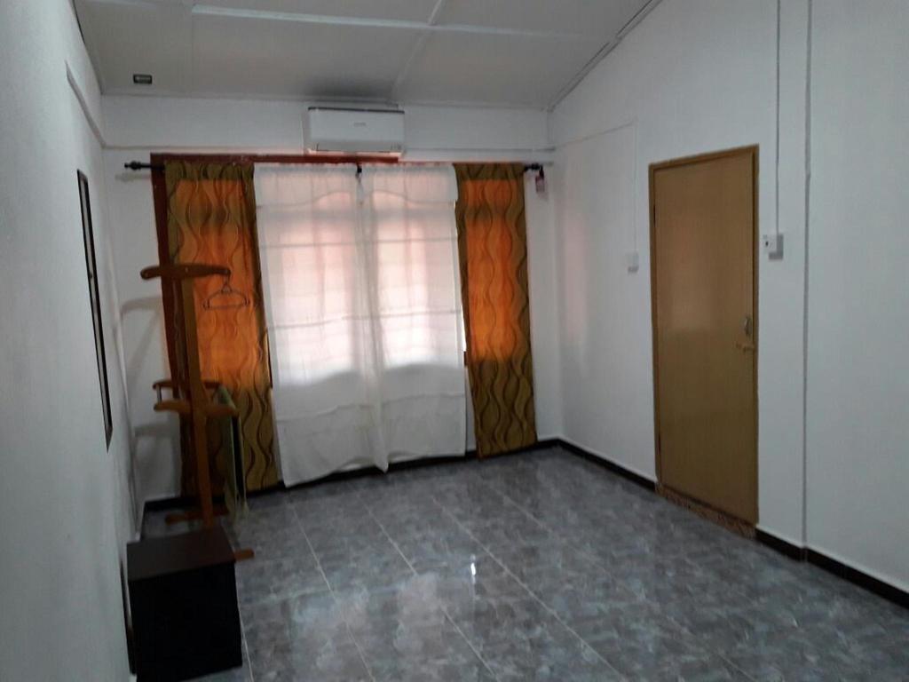 Nur Muslim Homestay At โกตาบารู ภายนอก รูปภาพ