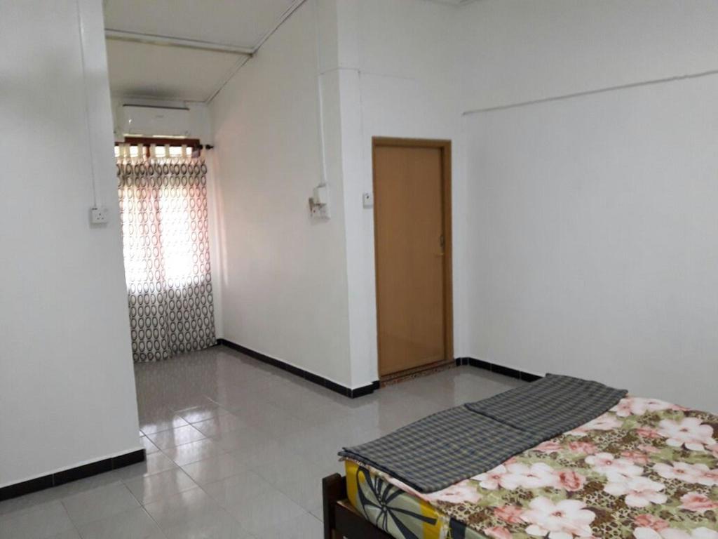 Nur Muslim Homestay At โกตาบารู ภายนอก รูปภาพ