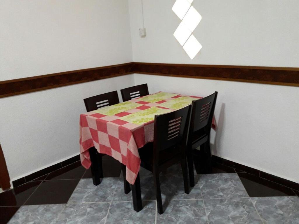 Nur Muslim Homestay At โกตาบารู ภายนอก รูปภาพ