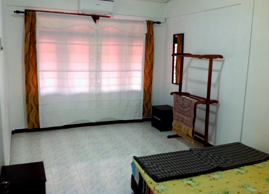 Nur Muslim Homestay At โกตาบารู ภายนอก รูปภาพ
