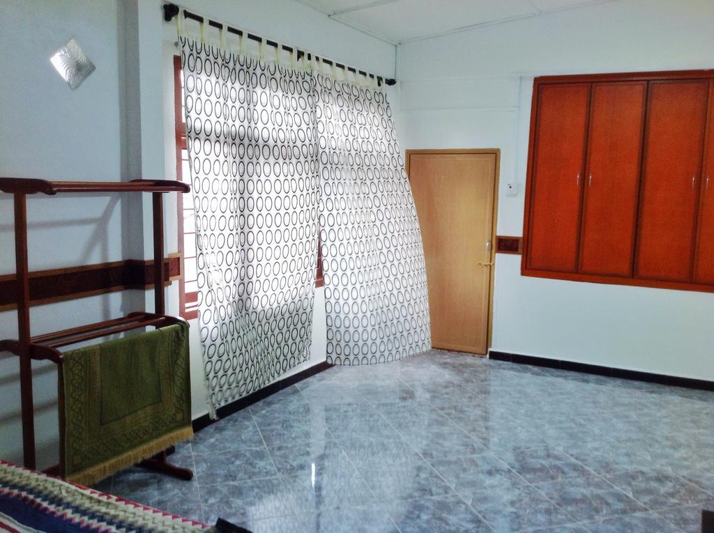 Nur Muslim Homestay At โกตาบารู ภายนอก รูปภาพ