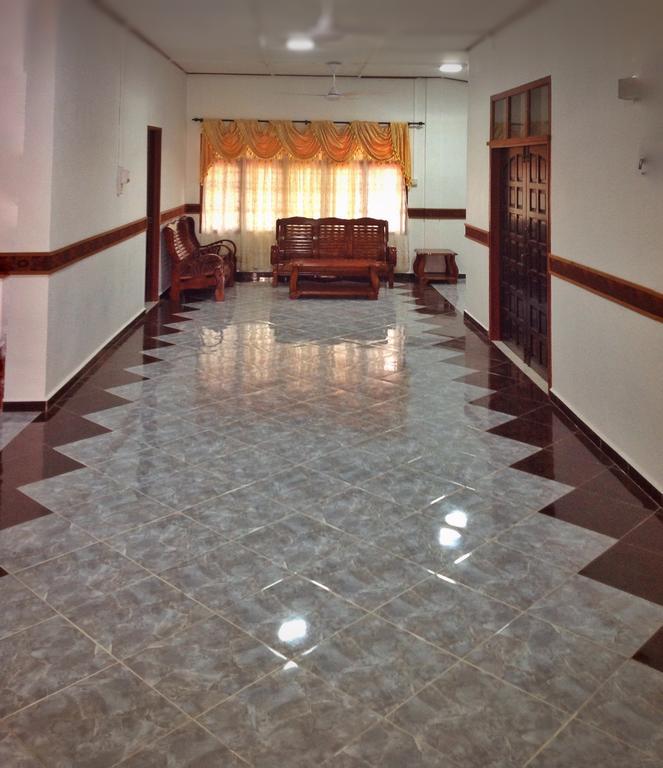 Nur Muslim Homestay At โกตาบารู ภายนอก รูปภาพ